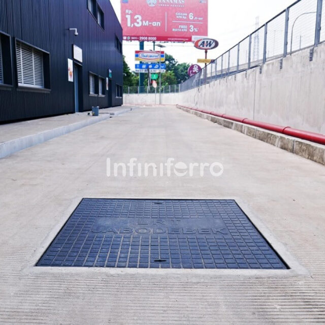 manhole cover lrt jabodebek