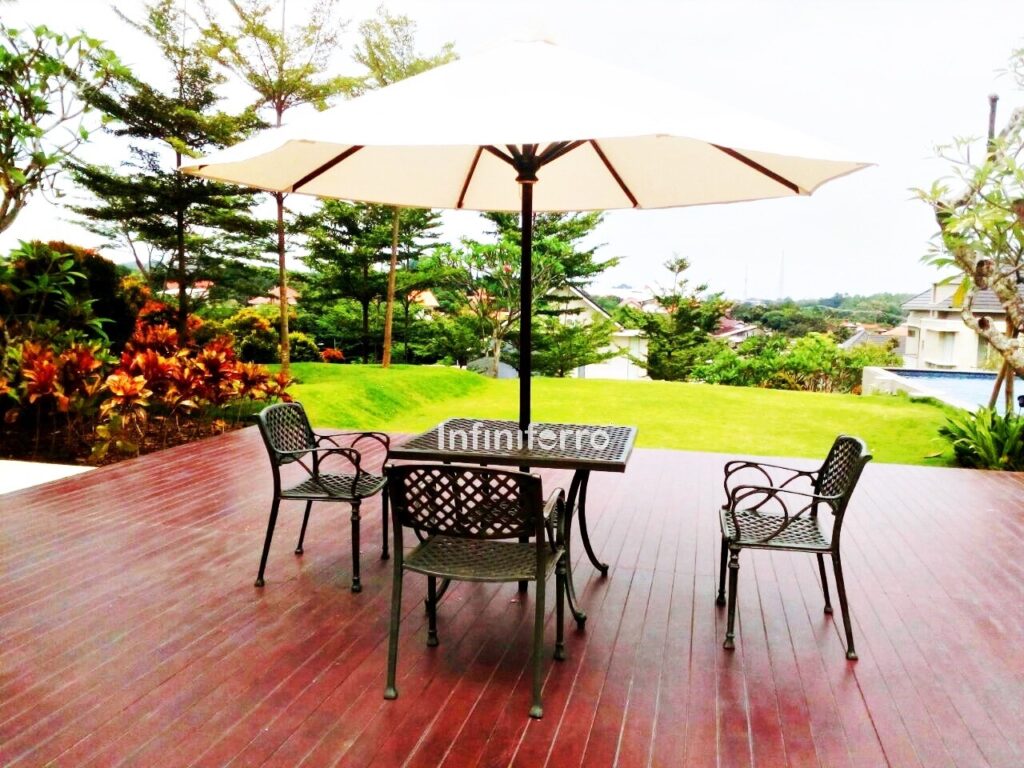 cast iron outdoor furniture